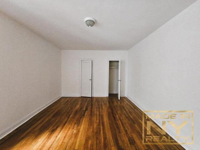 Foto del edificio - 1 bedroom in FLUSHING NY 11358