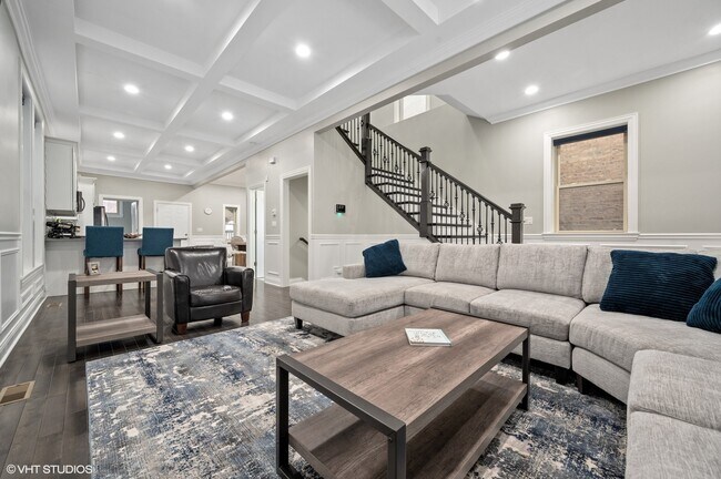 Foto del edificio - 2425 W Lexington St