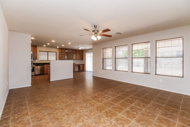 Building Photo - 526 E Milada Dr