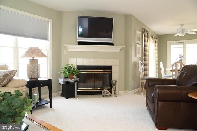 Building Photo - 156 Treetops Dr