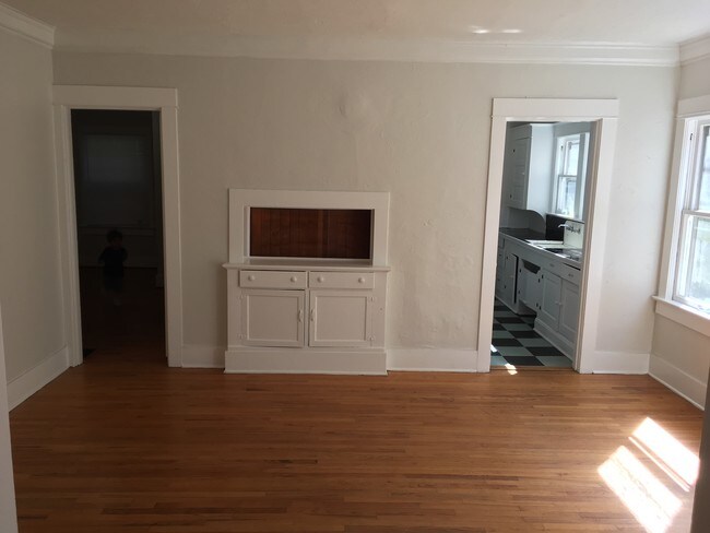 Dining Room - 14 SE 26th Ave
