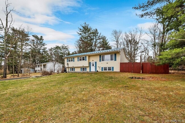 Building Photo - 10 Hanover Dr