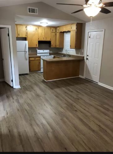 Building Photo - 6511 Bombadil Dr