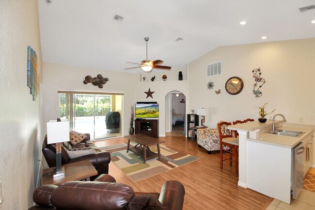 Foto del edificio - North Port Annual Pool Home for Rent