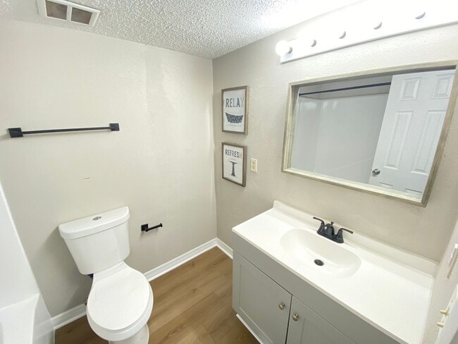 Building Photo - Waterside at Cranes Roost 1/1 Condo locate...