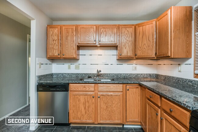 Building Photo - 774 Cottonwood Dr