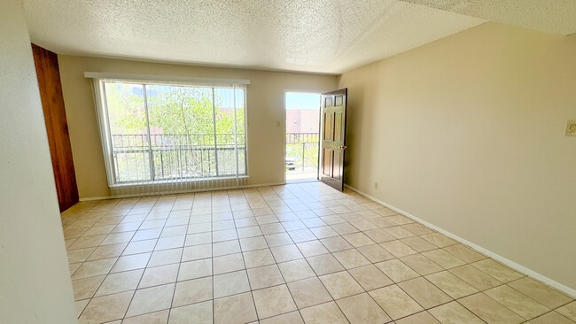 Building Photo - Diplomat Apartments