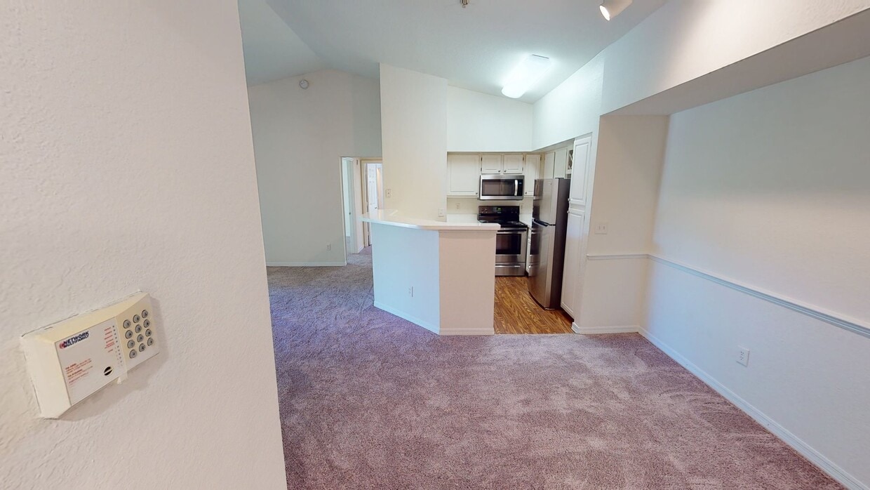 Photo - Ashton at Waterford Lakes Apartments