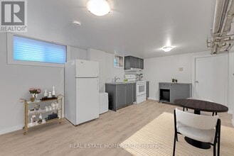 Building Photo - 42 Bexhill Ave