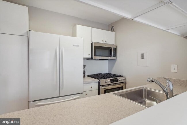 Building Photo - 11801 Rockville Pike