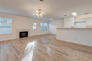 Foto del edificio - 211 Blushwood Pl