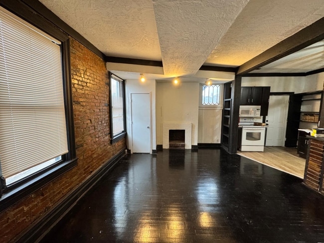 Photo - 303 Peebles St Apartment