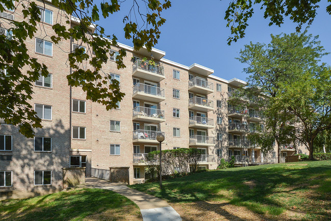 Residential Building - Gulph Mills Village Apartments