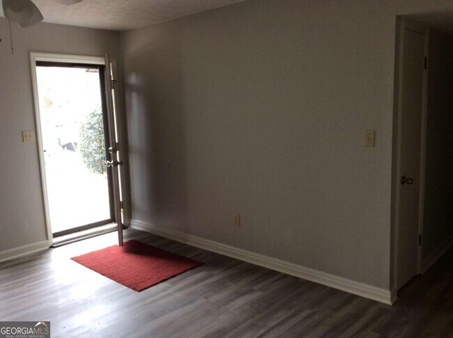 Foto del edificio - 106 Richard Way