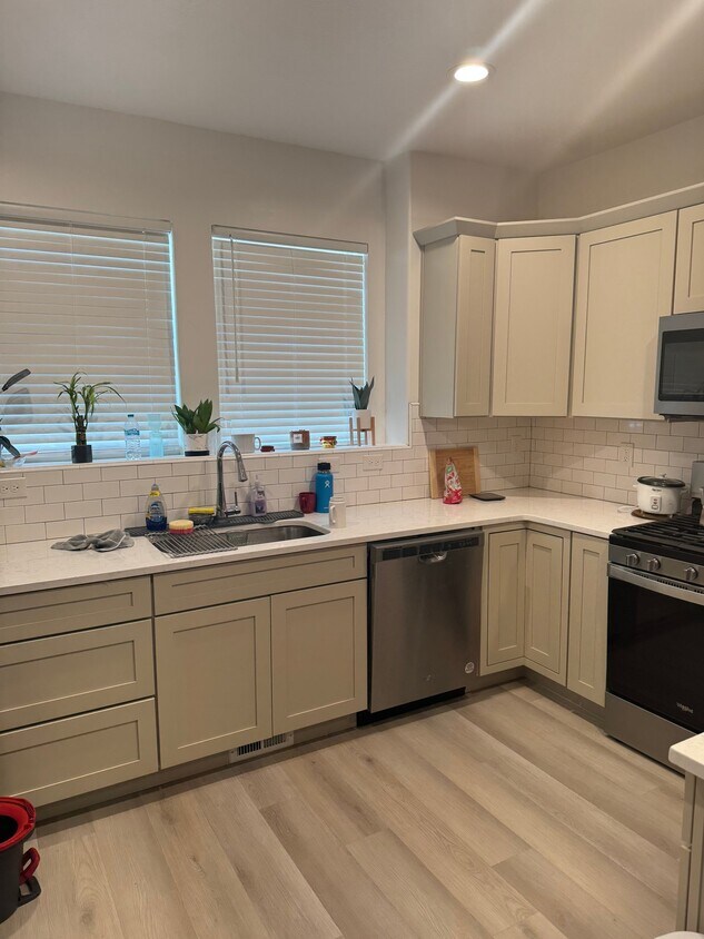 Foto del edificio - 4309 Silver Peak Ln