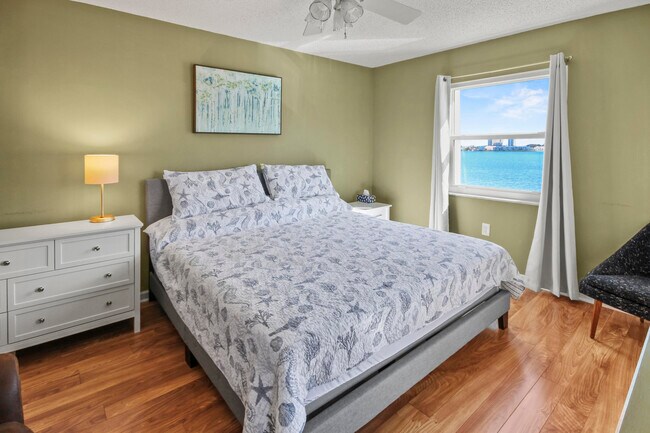 Foto del edificio - 2936 Lake Shore Dr