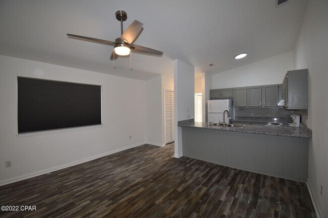 Foto del edificio - 8131 Sunset Ave
