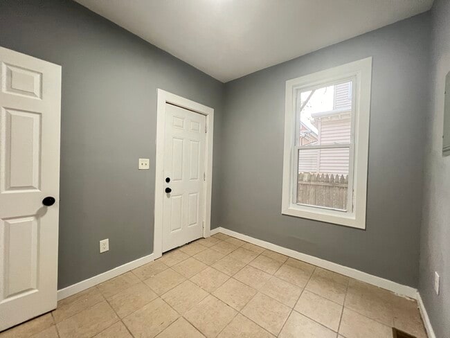 Building Photo - 67 9th Ave