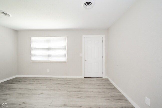 Foto del edificio - 6461 W 300 S