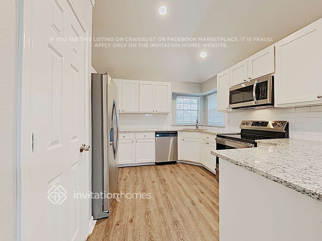 Foto del edificio - 8490 Hidden Spring Dr
