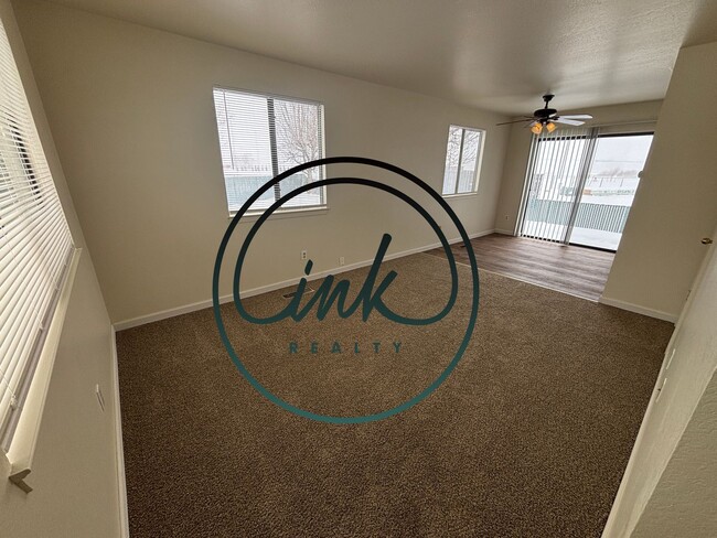 Foto del edificio - VI1377-1377 Village Way