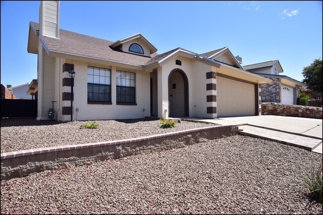 Foto del edificio - 7229 Canyon Run Dr
