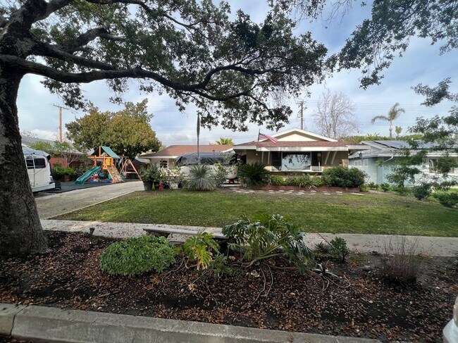 Building Photo - 1251 W Coronado St