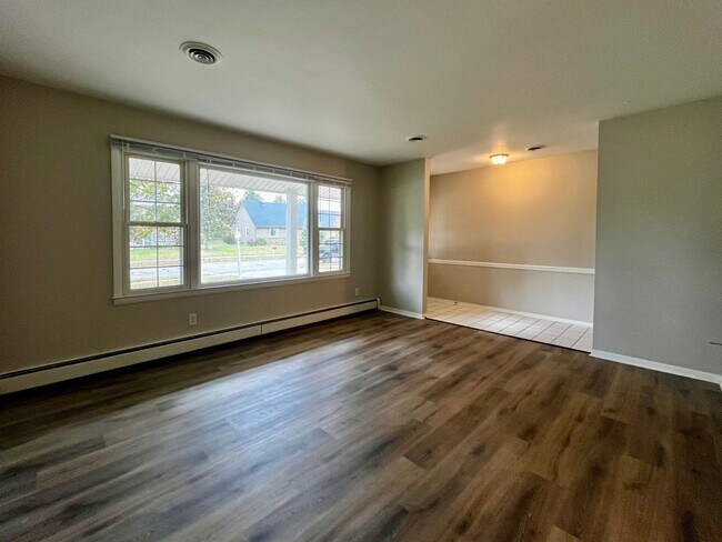 Foto del edificio - 6423 Ashbrook Dr