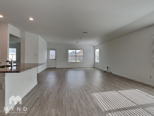 Building Photo - 5908 Geronimo Wy