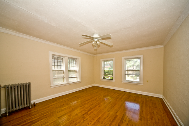 Building Photo - 2450 Overlook Rd