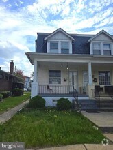 Building Photo - 822 Delta Ave
