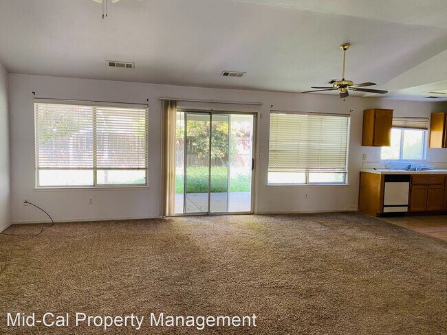 Building Photo - 3 br, 2 bath House - 2705 S. ASPEN ST