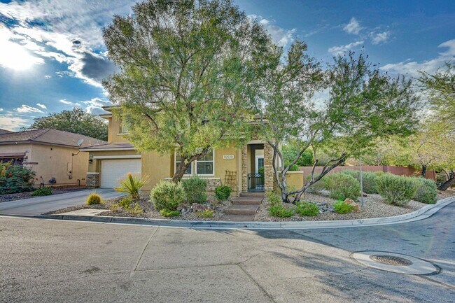 Building Photo - One-of-a-Kind 4 Bedroom Home with Casita i...