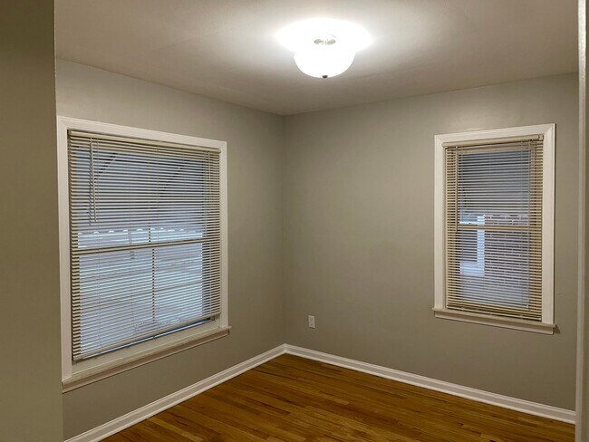Foto del edificio - 3454 Raymond Ave