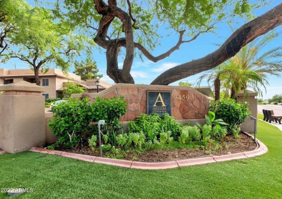 Foto principal - 9450 E Becker Ln