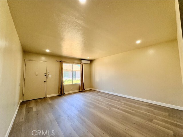 Foto del edificio - 4572 Canoga St