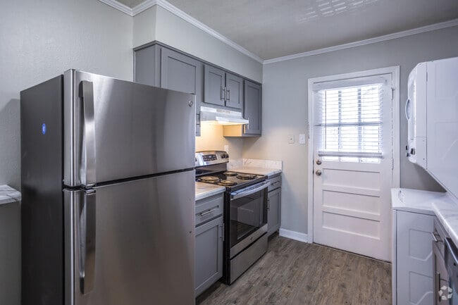 2 BR, 1.5 BA - 763 SF - The Galloway @ Evergreen Apartments