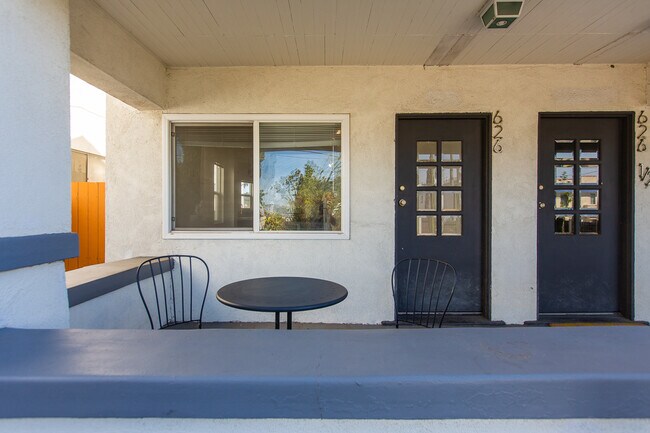 Foto del edificio - 626 N Benton Way