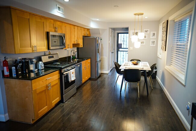 Foto del edificio - 5614 7th St NW