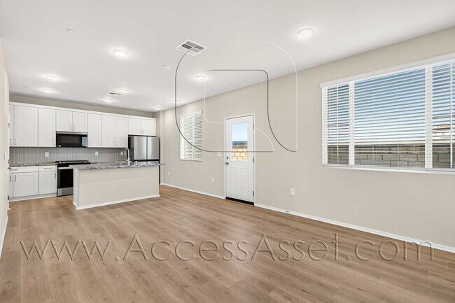 Building Photo - Spacious 4 Bed/3 Bath New Construction Hom...