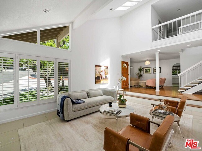 Foto del edificio - 2898 Woodwardia Dr