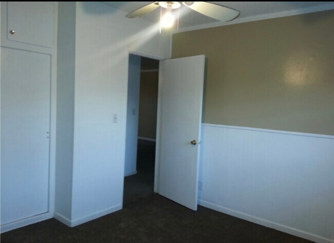 Foto del edificio - 634 W Colden Ave