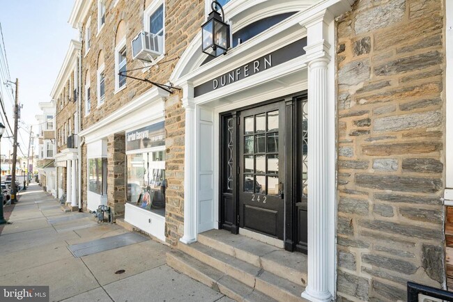 Building Photo - 242 Bala Ave