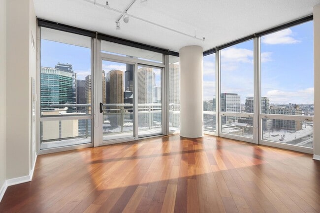 Foto del edificio - 737 W Washington Blvd