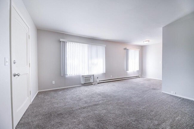 Foto del edificio - 305 Maple Ave
