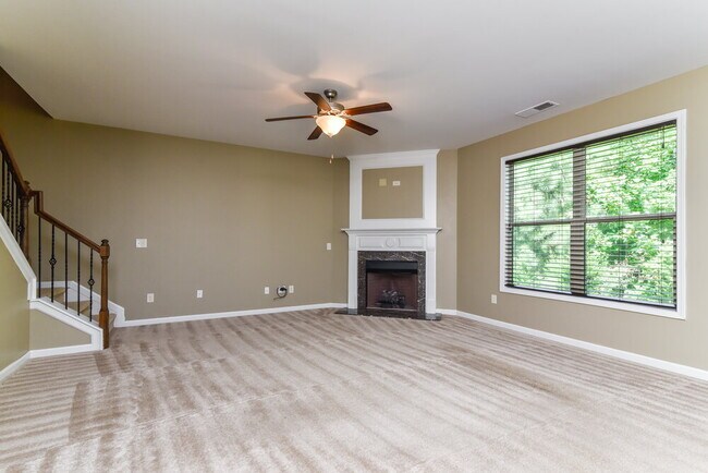 Building Photo - 1694 Maplecliff Way