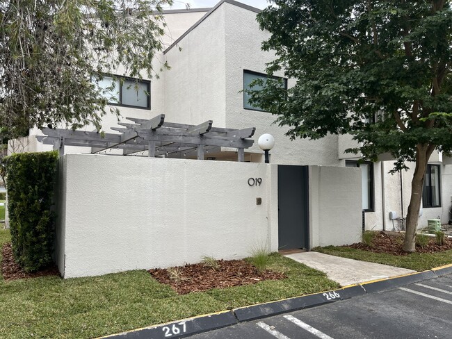 Photo - 4702 SW 67th Ave Townhome