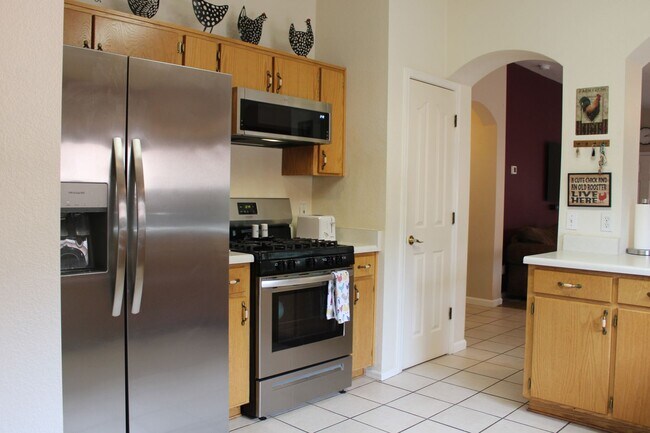 Building Photo - Furnished Short Term Rental!!
