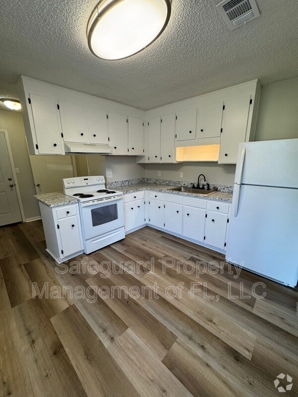 Building Photo - 1116 Winton Ave