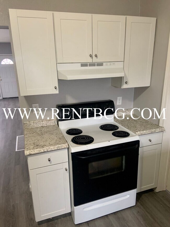 Foto del edificio - Check Out This 3-Bed/1-Bath Home in Bluffton!